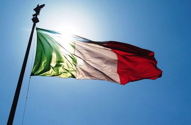 bandiera-tricolore-italiana-640x420